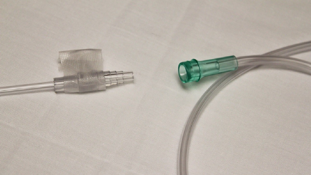 Oxygen Tube Disconnected from Breathing Tube