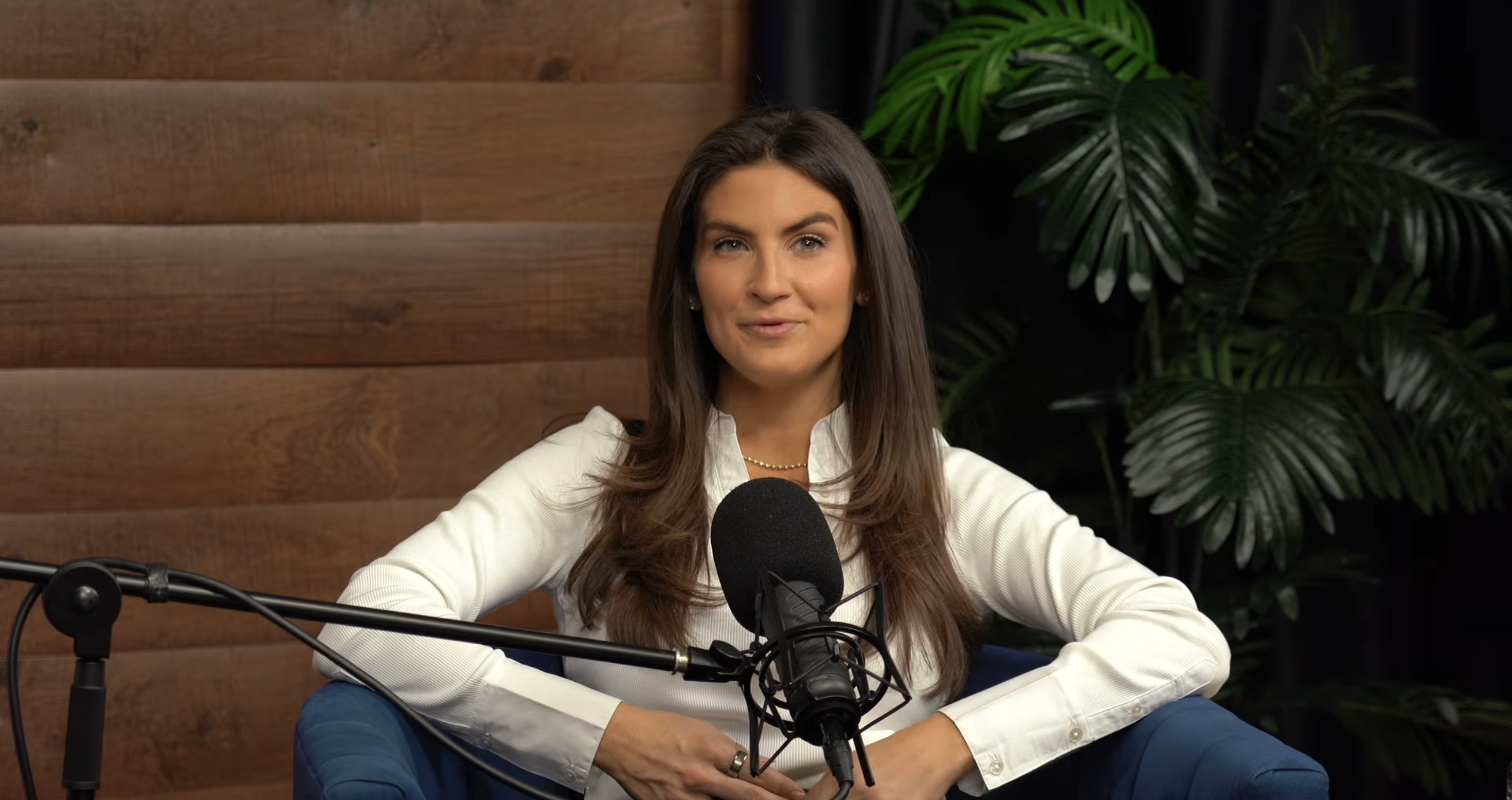 Interview Person Smiling 'She's such an unhappy person': Trump abandons midterm election ...